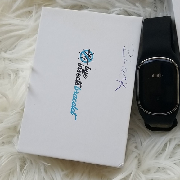 Black Bye Insects Bracelet - Picture 4 of 5